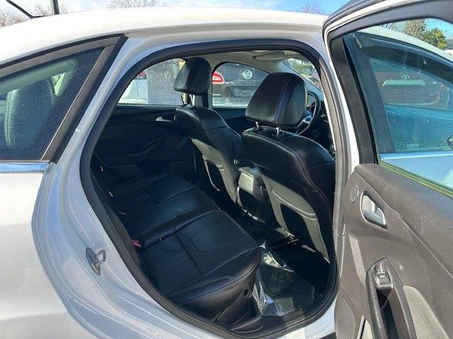 Ford Focus Titanium Sedan 2014