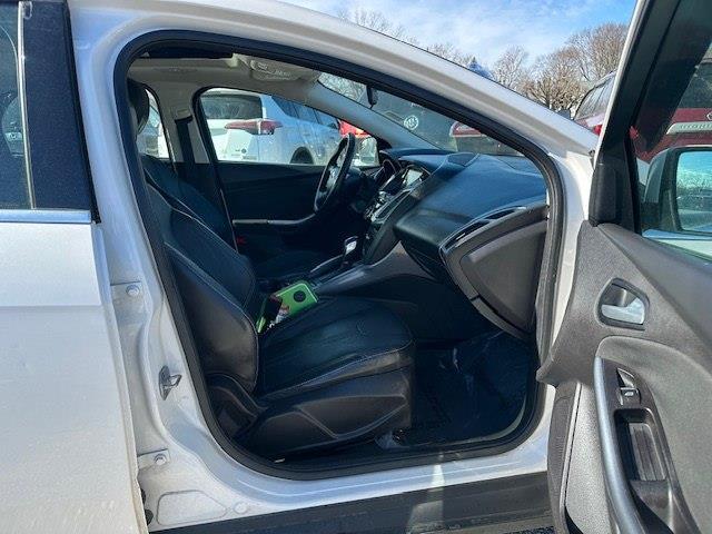 Ford Focus Titanium Sedan 2014