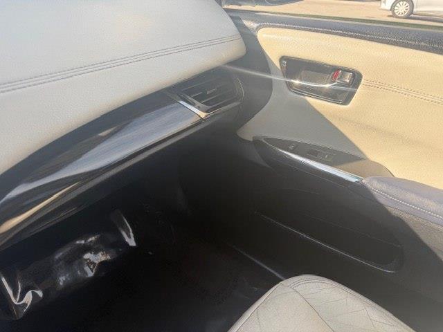 Toyota Avalon XLE 2014