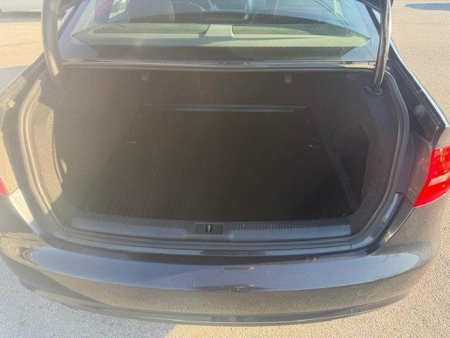 Audi A4 2.0T Sedan quattro Tiptronic 2013