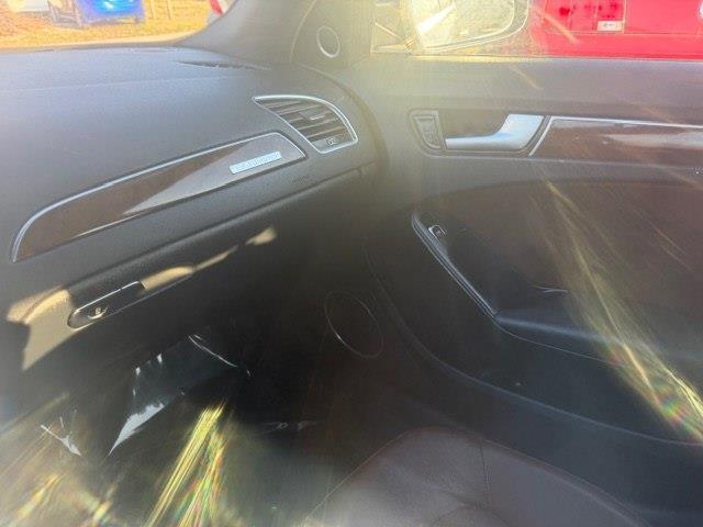 Audi A4 2.0T Sedan quattro Tiptronic 2013