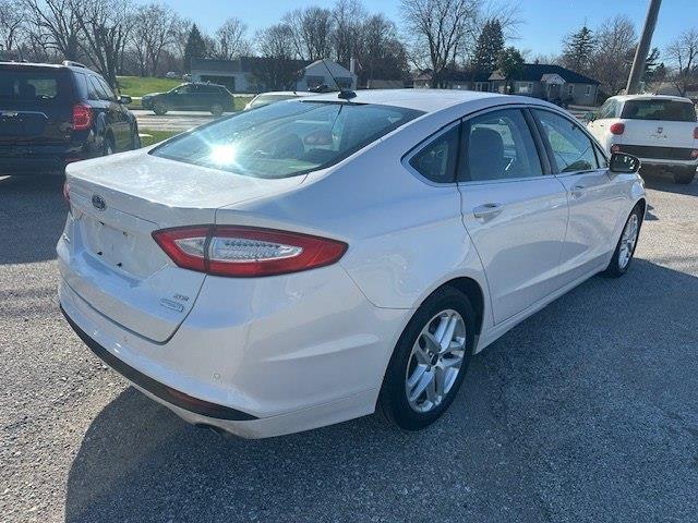 Ford Fusion SE 2016