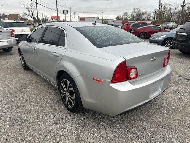 Chevrolet Malibu  2011