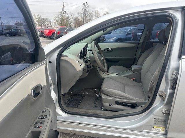 Chevrolet Malibu  2011