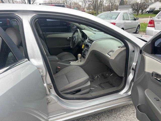 Chevrolet Malibu  2011