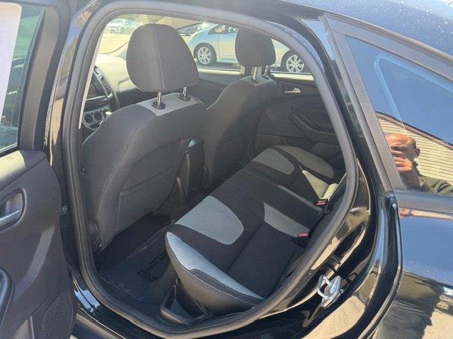 Ford Focus SE Sedan 2014