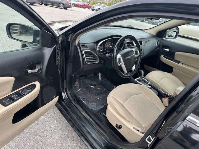 Chrysler 200 Touring 2013