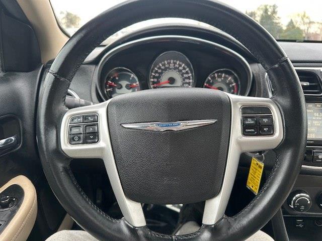 Chrysler 200 Touring 2013