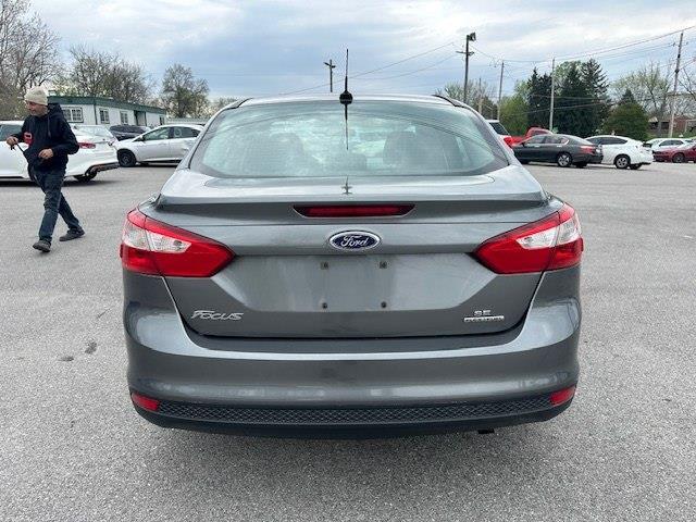 Ford Focus SE Sedan 2014