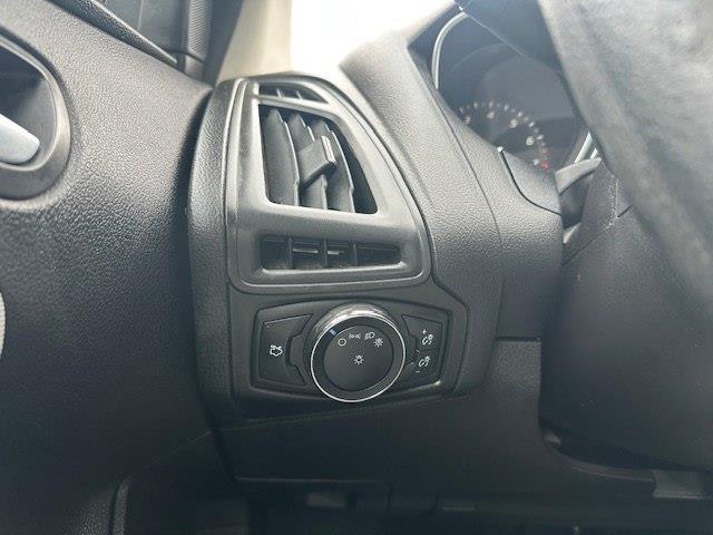 Ford Focus SE Sedan 2014