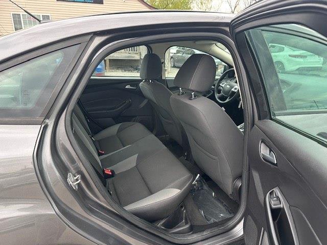 Ford Focus SE Sedan 2014