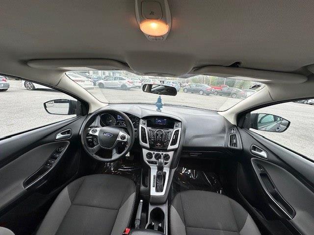 Ford Focus SE Sedan 2014