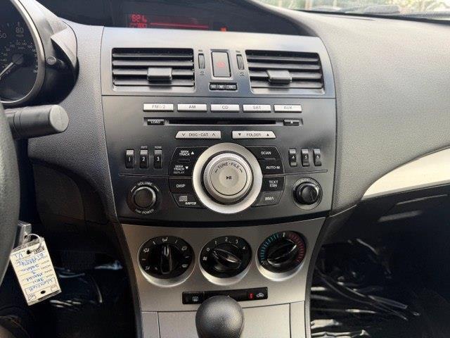 Mazda MAZDA3 i Touring 4-door 2011