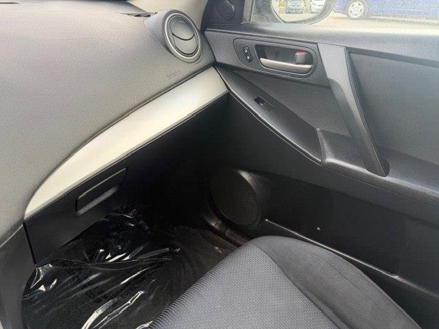 Mazda MAZDA3 i Touring 4-door 2011