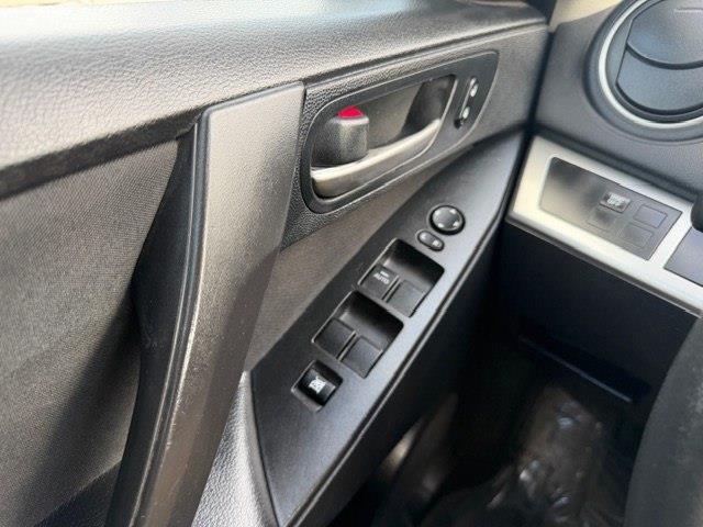 Mazda MAZDA3 i Touring 4-door 2011