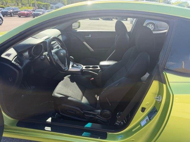 Hyundai Genesis Coupe 2.0T Manual 2010