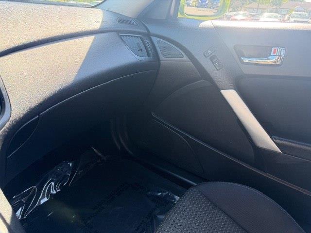 Hyundai Genesis Coupe 2.0T Manual 2010