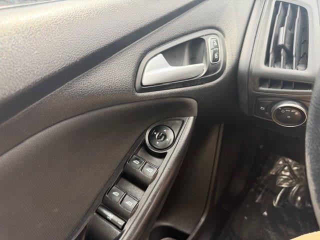 Ford Focus SE Hatch 2015