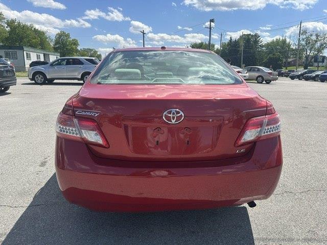 Toyota Camry LE 6-Spd AT 2011