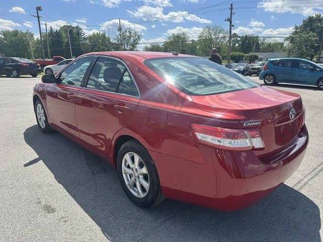 Toyota Camry LE 6-Spd AT 2011