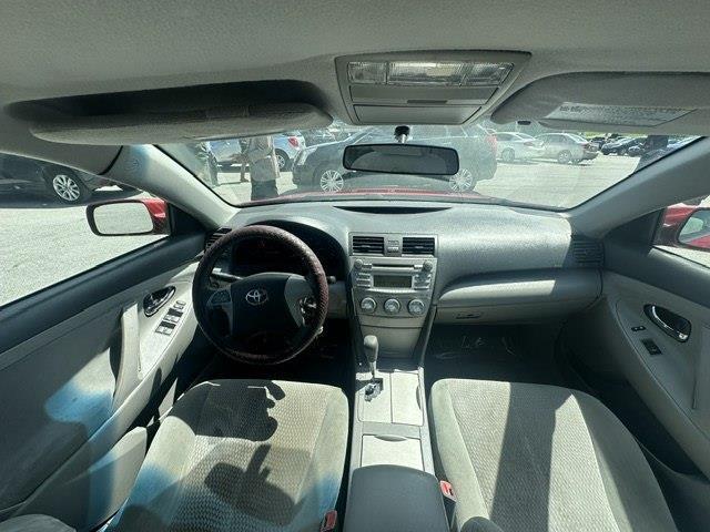 Toyota Camry LE 6-Spd AT 2011