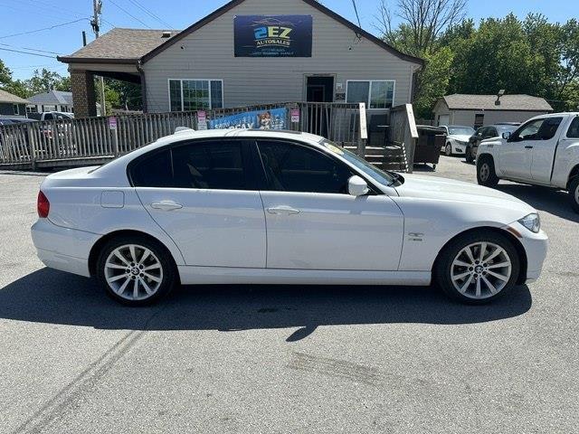 BMW 3-Series 328i xDrive 2011