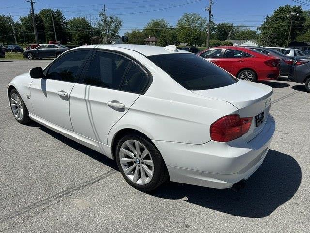 BMW 3-Series 328i xDrive 2011