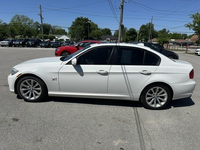 BMW 3-Series 328i xDrive 2011