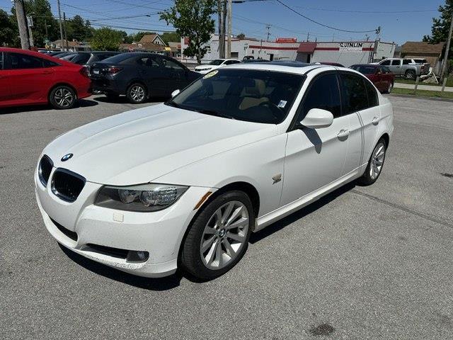 BMW 3-Series 328i xDrive 2011