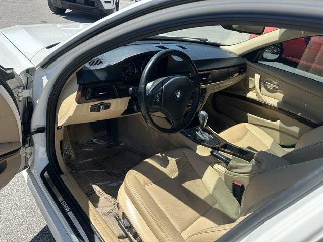 BMW 3-Series 328i xDrive 2011