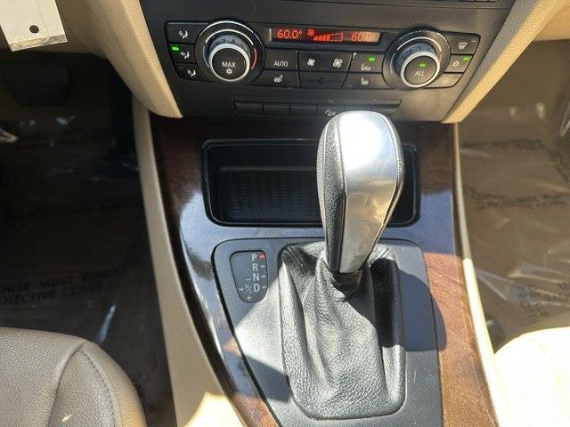 BMW 3-Series 328i xDrive 2011