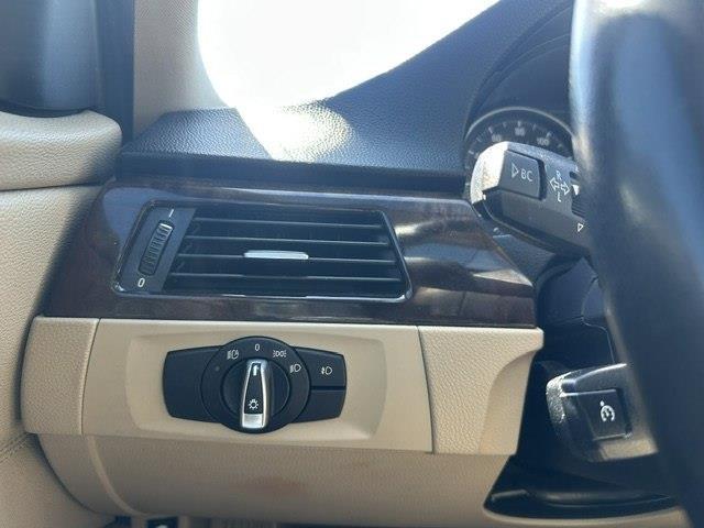 BMW 3-Series 328i xDrive 2011