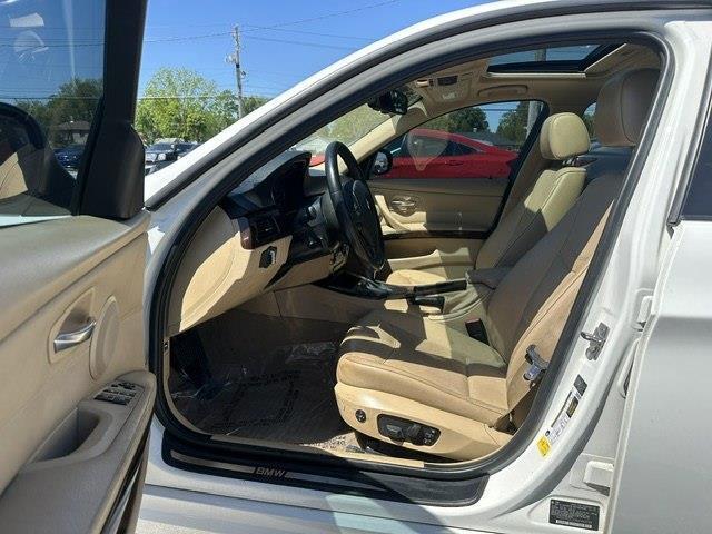 BMW 3-Series 328i xDrive 2011