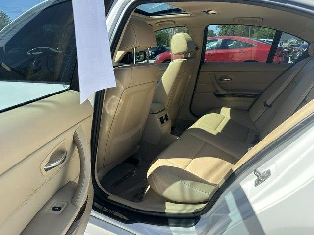 BMW 3-Series 328i xDrive 2011