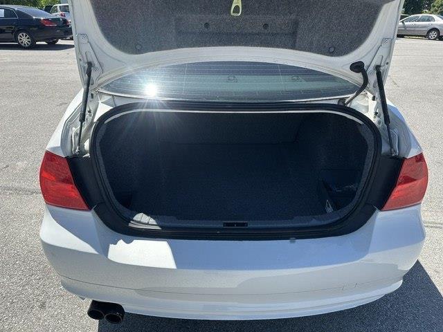BMW 3-Series 328i xDrive 2011