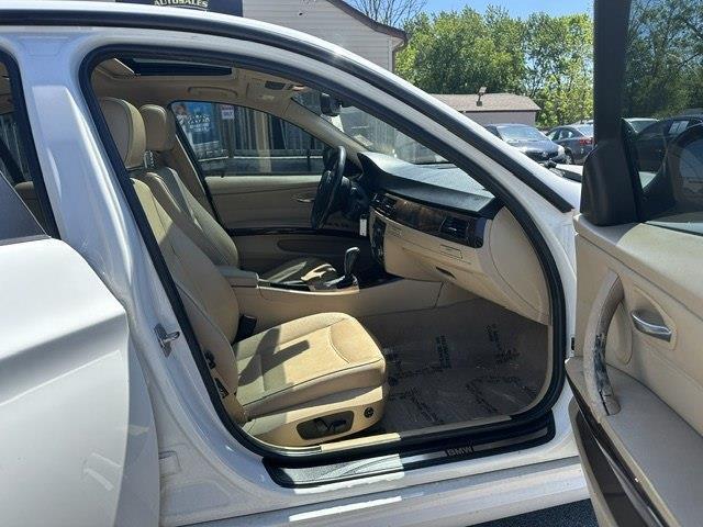 BMW 3-Series 328i xDrive 2011