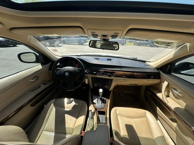 BMW 3-Series 328i xDrive 2011