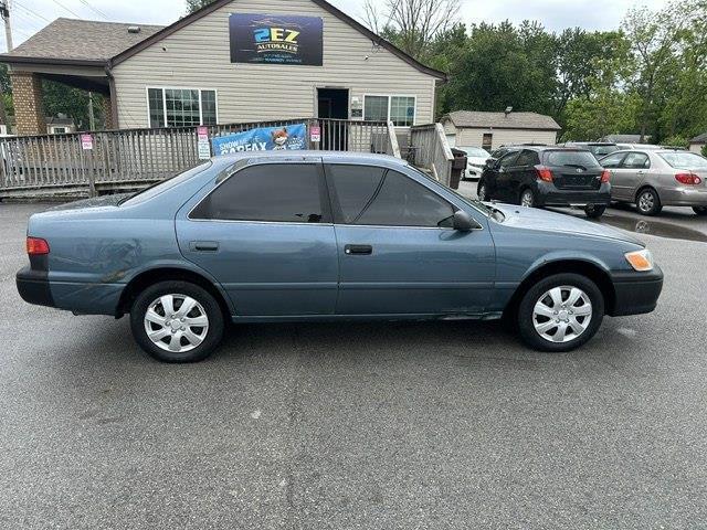 Toyota Camry LE 2001