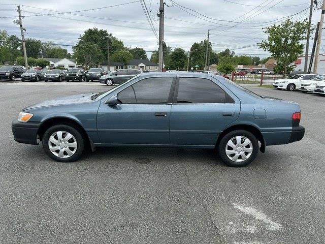 Toyota Camry LE 2001