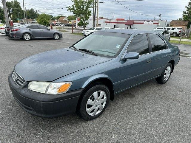Toyota Camry LE 2001