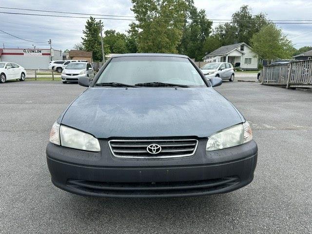 Toyota Camry LE 2001