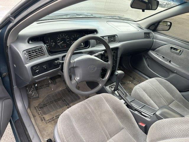 Toyota Camry LE 2001