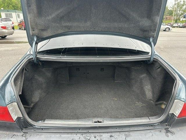 Toyota Camry LE 2001
