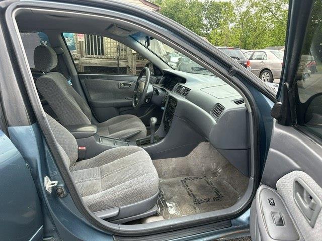 Toyota Camry LE 2001
