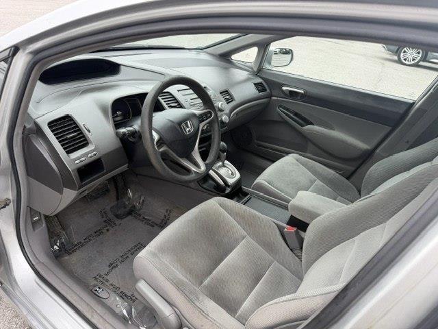 Honda Civic LX Sedan 5-Speed AT 2010