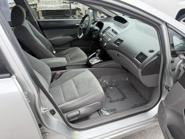 Honda Civic LX Sedan 5-Speed AT 2010