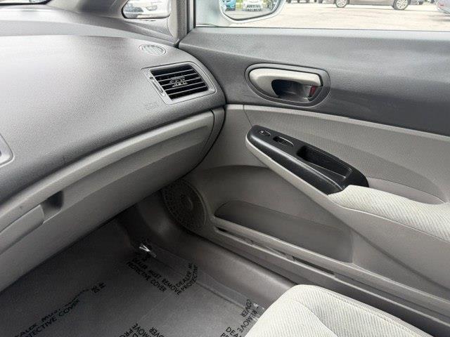 Honda Civic LX Sedan 5-Speed AT 2010