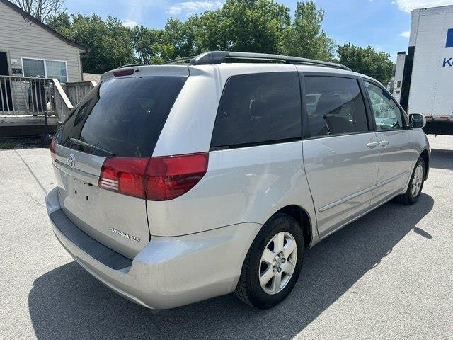 Toyota Sienna XLE 2004