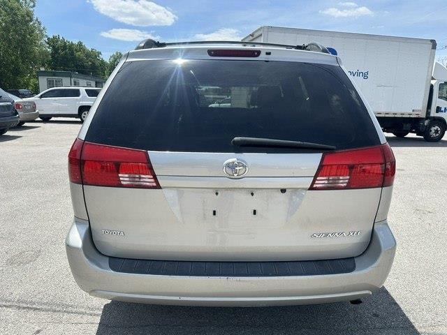 Toyota Sienna XLE 2004