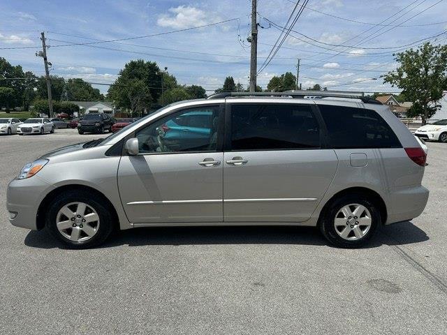 Toyota Sienna XLE 2004